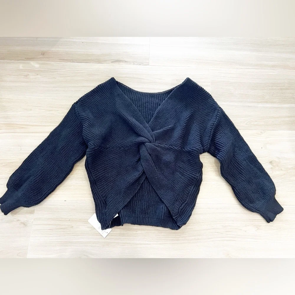 Cupshe Women's Black Chunky Knit Twist V-Back Sweater Top NWT XS V Neck